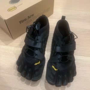 VIBRAM Fivefingers V Train Shoe